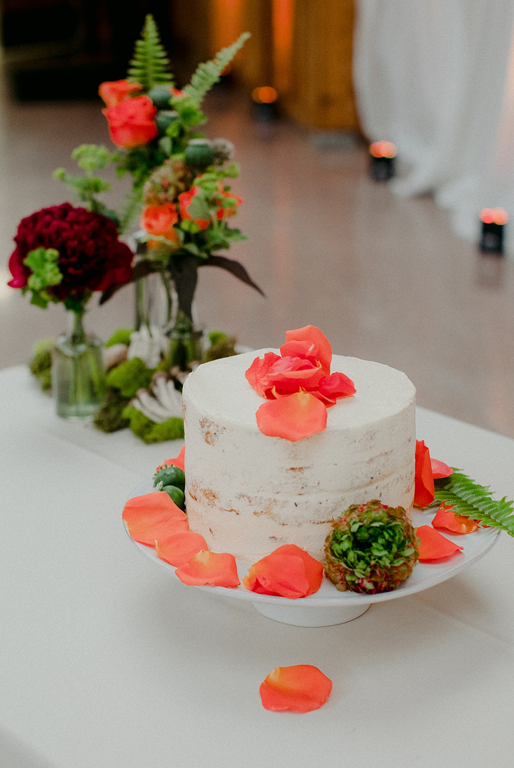 The wedding cake at Kiana Lodge